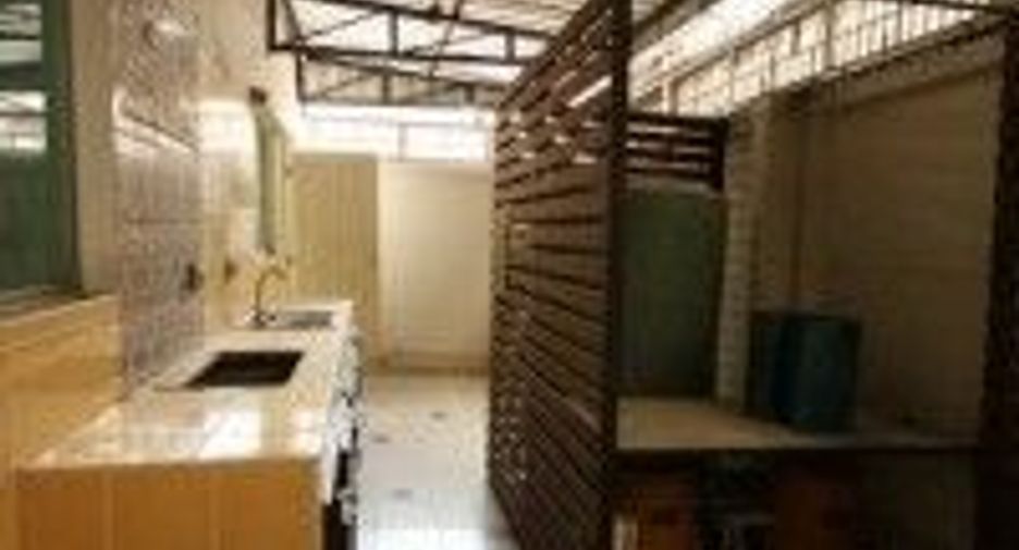 Gewerbefläche zum Kauf mit 4 Zimmer in Thung Khru, Bangkok