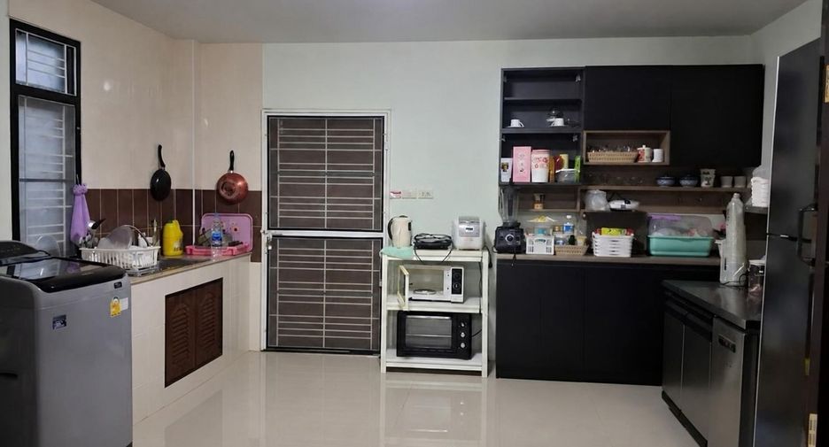 Haus zum Kauf mit 3 Zimmer in Mueang Rayong, Rayong