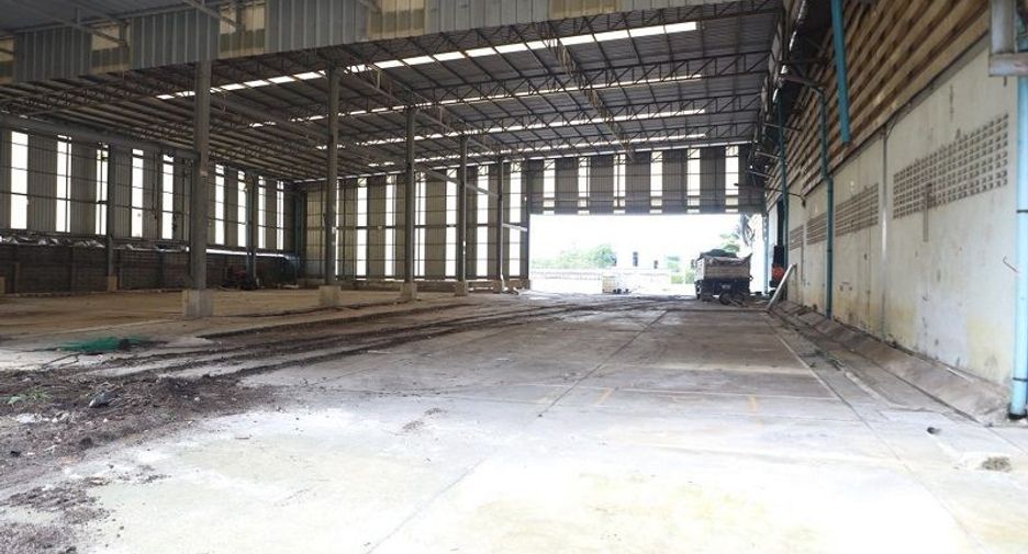 For rent 5 bedrooms warehouse in Bang Bon, Bangkok
