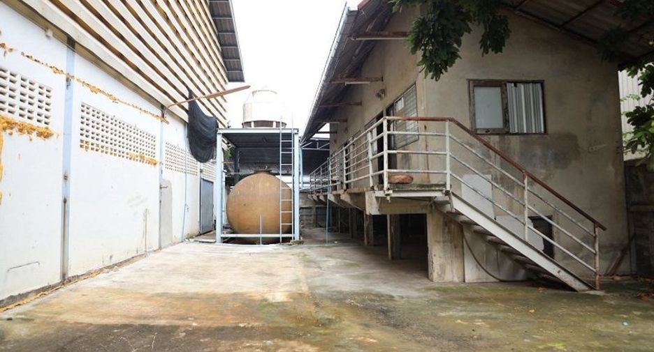 For rent 5 bedrooms warehouse in Bang Bon, Bangkok