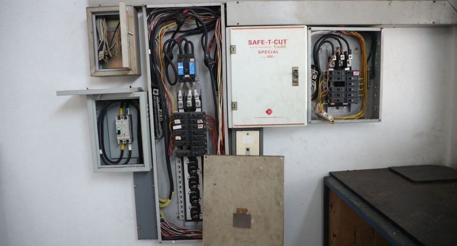 For rent 5 bedrooms warehouse in Bang Bon, Bangkok