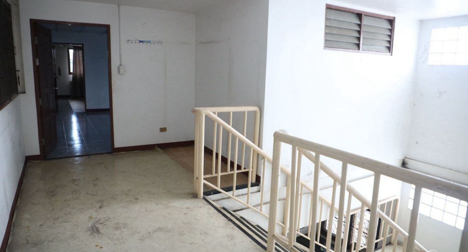 For rent 5 bedrooms warehouse in Bang Bon, Bangkok