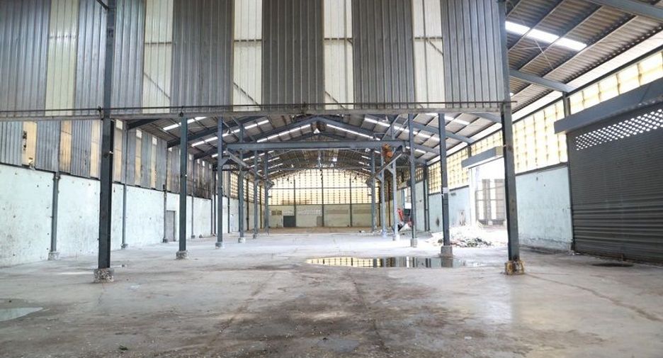 For rent 5 bedrooms warehouse in Bang Bon, Bangkok