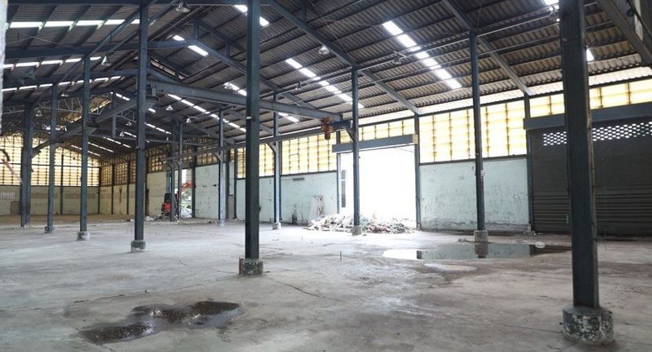 For rent 5 bedrooms warehouse in Bang Bon, Bangkok