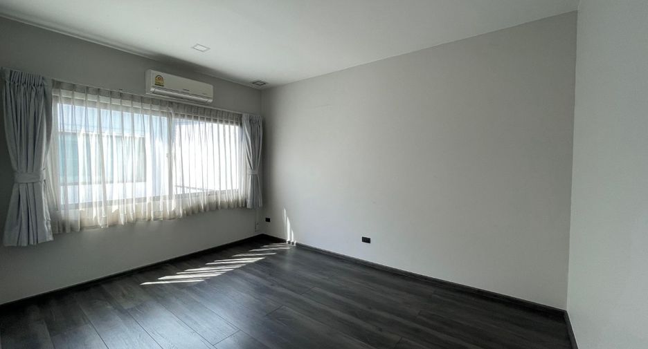 For rent 3 bedrooms townhouse in Bang Phli, Samut Prakan