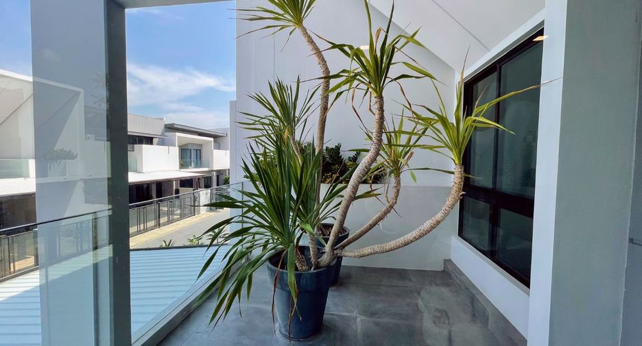 For rent 3 bedrooms townhouse in Bang Phli, Samut Prakan