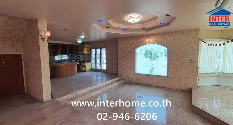 For sale 4 bedrooms house in Khlong Sam Wa, Bangkok