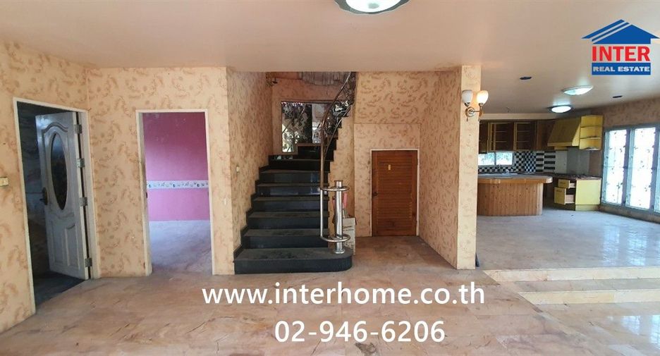 For sale 4 bedrooms house in Khlong Sam Wa, Bangkok