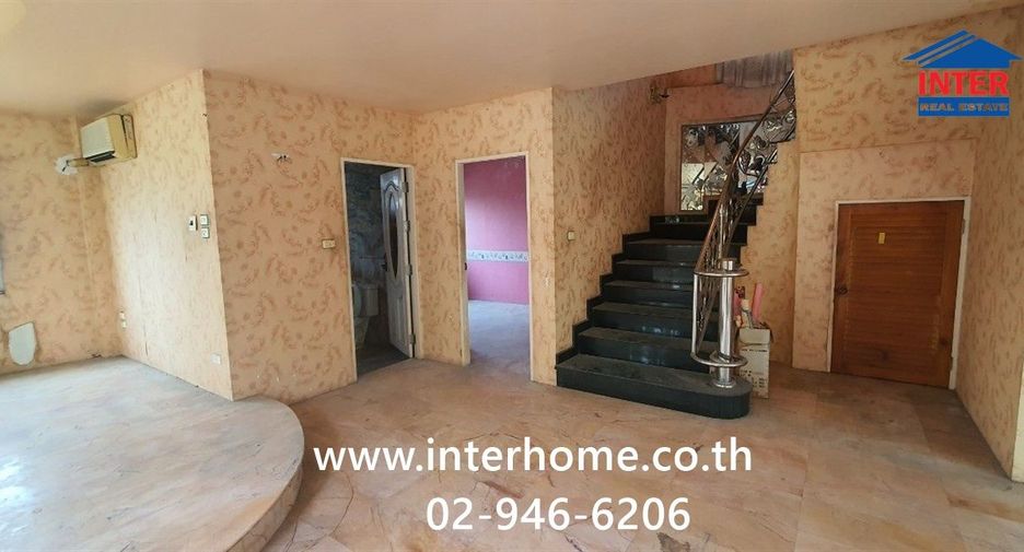 For sale 4 bedrooms house in Khlong Sam Wa, Bangkok