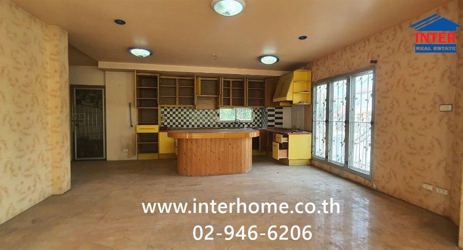 For sale 4 bedrooms house in Khlong Sam Wa, Bangkok