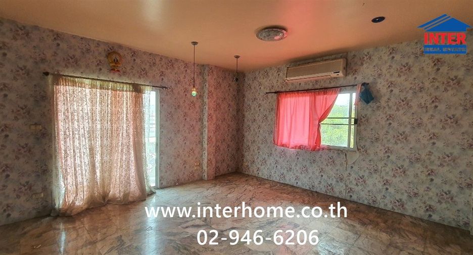 For sale 4 bedrooms house in Khlong Sam Wa, Bangkok
