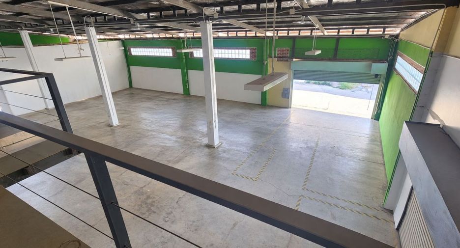Oficina en alquiler de 1 habitaciones en Mueang Lamphun, Lamphun