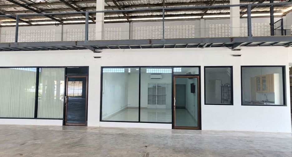 Oficina en alquiler de 1 habitaciones en Mueang Lamphun, Lamphun