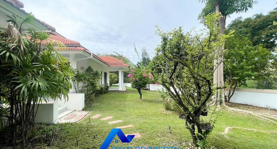For sale 3 bedrooms villa in Cha Am, Phetchaburi