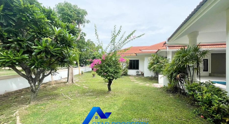 For sale 3 bedrooms villa in Cha Am, Phetchaburi