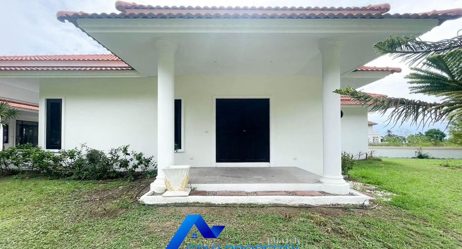 For sale 3 bedrooms villa in Cha Am, Phetchaburi