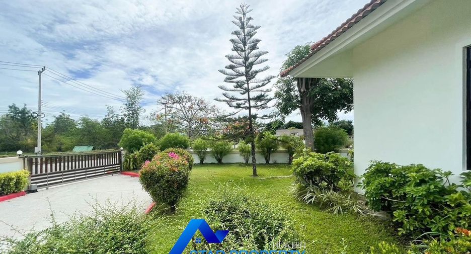 For sale 3 bedrooms villa in Cha Am, Phetchaburi