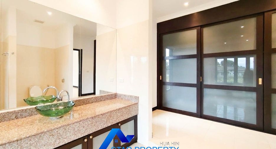 For sale 3 bedrooms villa in Cha Am, Phetchaburi