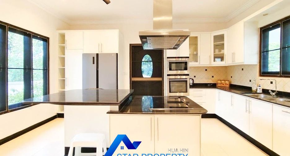 For sale 3 bedrooms villa in Cha Am, Phetchaburi