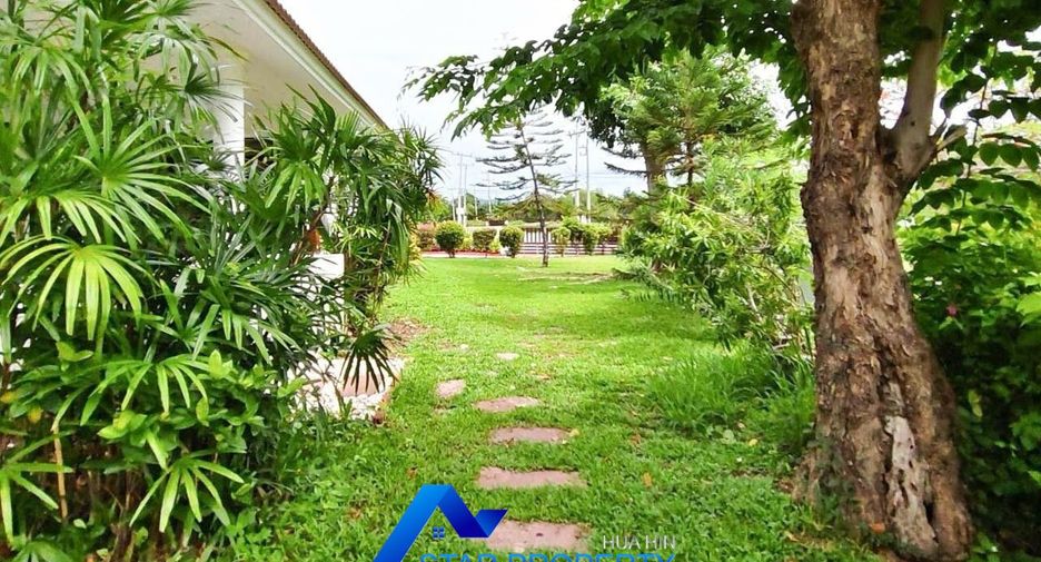 For sale 3 bedrooms villa in Cha Am, Phetchaburi