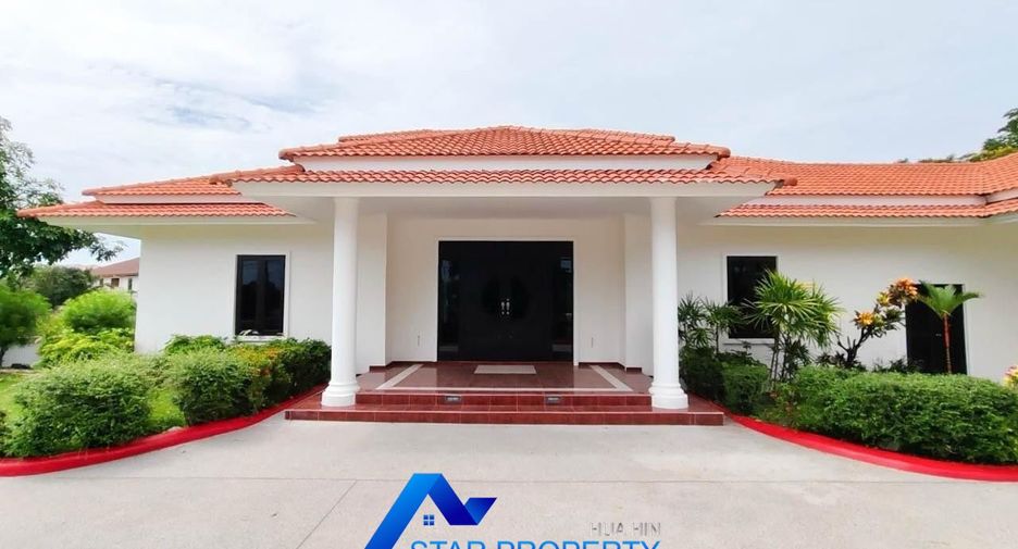 For sale 3 bedrooms villa in Cha Am, Phetchaburi