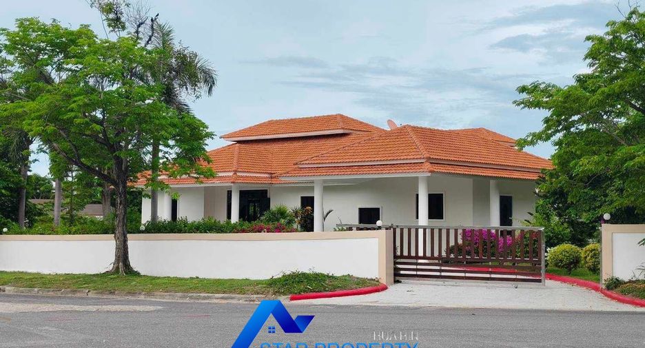 For sale 3 bedrooms villa in Cha Am, Phetchaburi