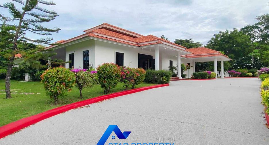For sale 3 bedrooms villa in Cha Am, Phetchaburi