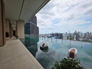 À vendre 2 chambres condo à Bang Rak, Bangkok