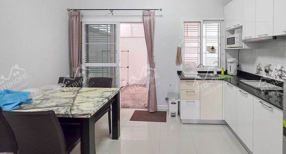 For sale 3 bedrooms townhouse in Mueang Nonthaburi, Nonthaburi