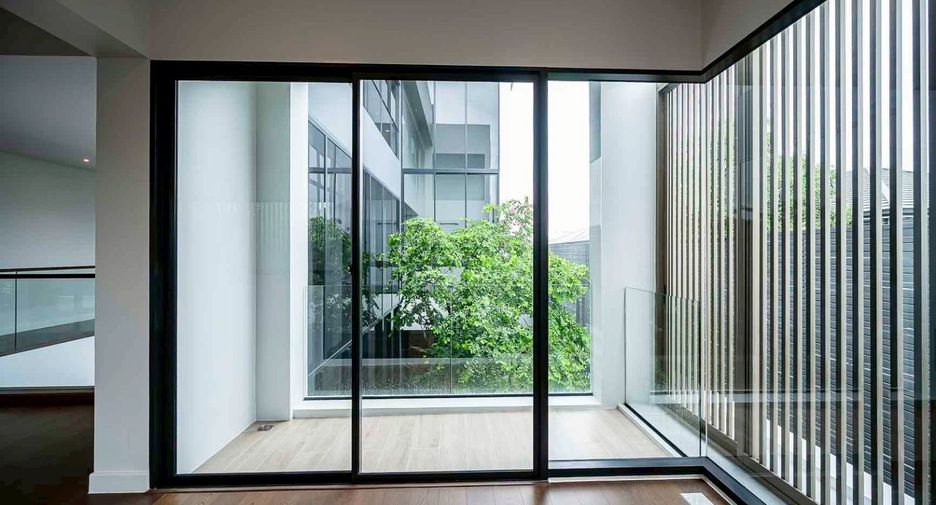 For sale 4 ベッドルーム house in Bang Kapi, Bangkok