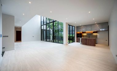 For sale 4 ベッドルーム house in Bang Kapi, Bangkok