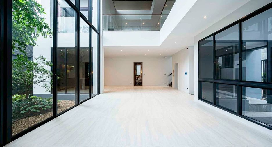 For sale 4 ベッドルーム house in Bang Kapi, Bangkok