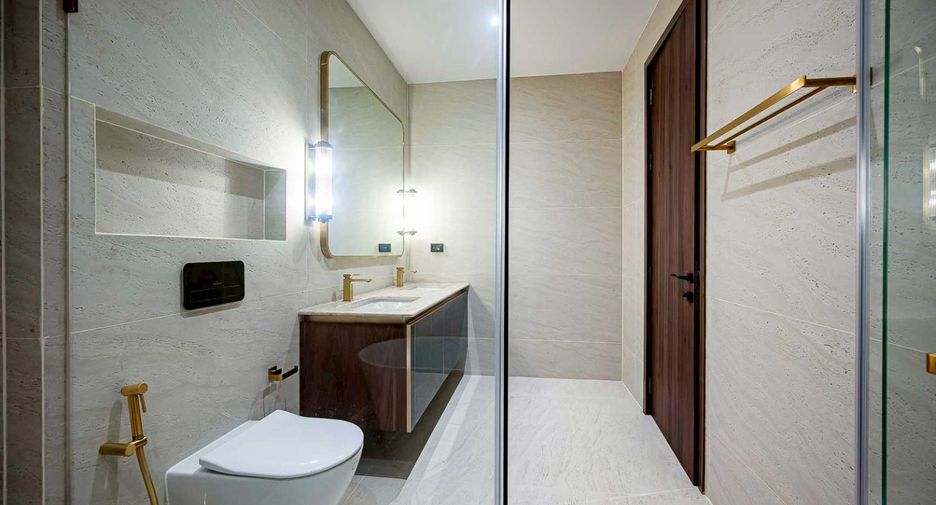 For sale 4 ベッドルーム house in Bang Kapi, Bangkok