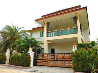 出租 和 出售 4 卧室 别墅 在 Bang Lamung, Chon Buri