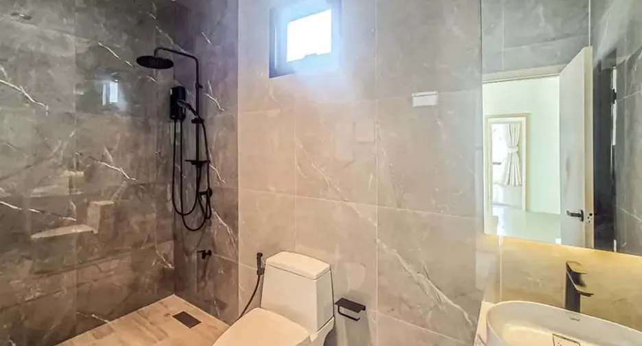 Villa en venta de 4 habitaciones en Hang Dong, Chiang Mai