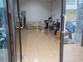 Local comercial en venta de 4 habitaciones en Bang Khun Thian, Bangkok