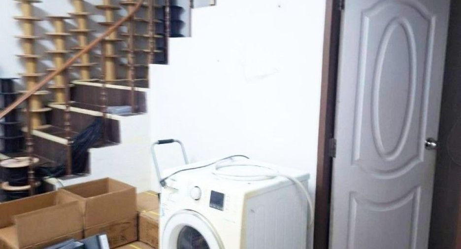 Gewerbefläche zum Kauf mit 4 Zimmer in Bang Khun Thian, Bangkok
