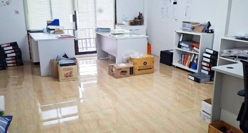 Gewerbefläche zum Kauf mit 4 Zimmer in Bang Khun Thian, Bangkok