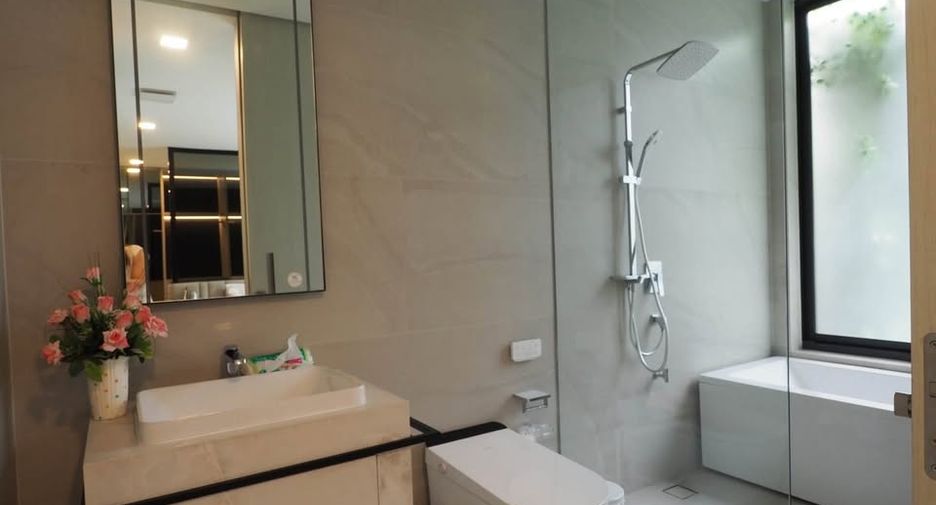 Casa en alquiler de 4 habitaciones en Saphan Sung, Bangkok