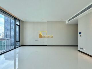 For sale 3 bedrooms condo in Khlong Toei, Bangkok
