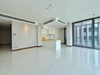 For sale 3 bedrooms condo in Khlong Toei, Bangkok