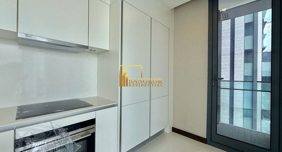 For sale 3 bedrooms condo in Khlong Toei, Bangkok