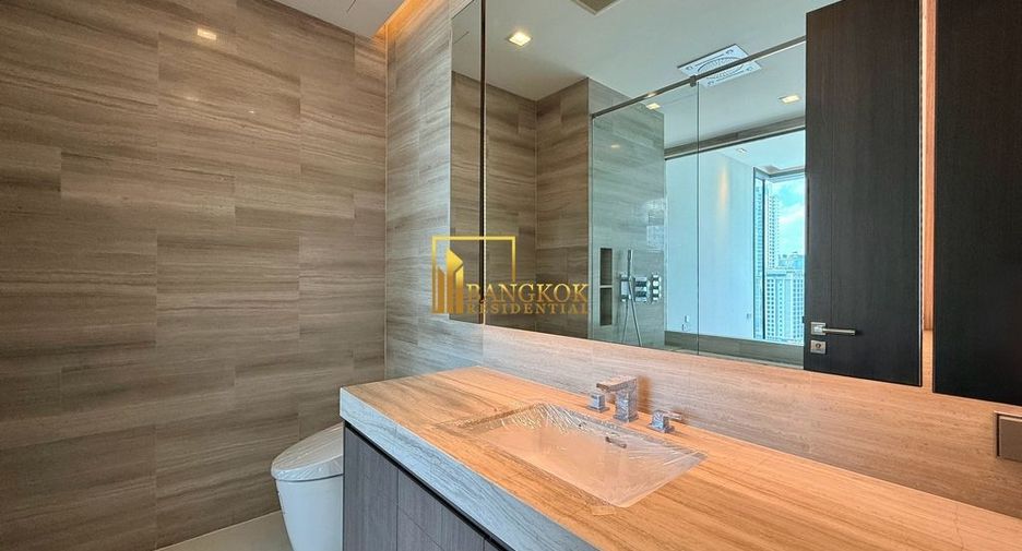 For sale 3 bedrooms condo in Khlong Toei, Bangkok