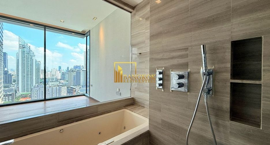 For sale 3 bedrooms condo in Khlong Toei, Bangkok