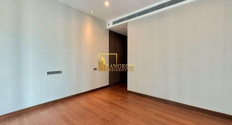 For sale 3 bedrooms condo in Khlong Toei, Bangkok