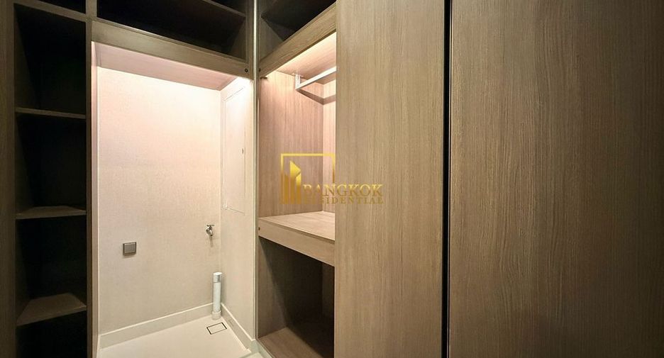 For sale 3 bedrooms condo in Khlong Toei, Bangkok
