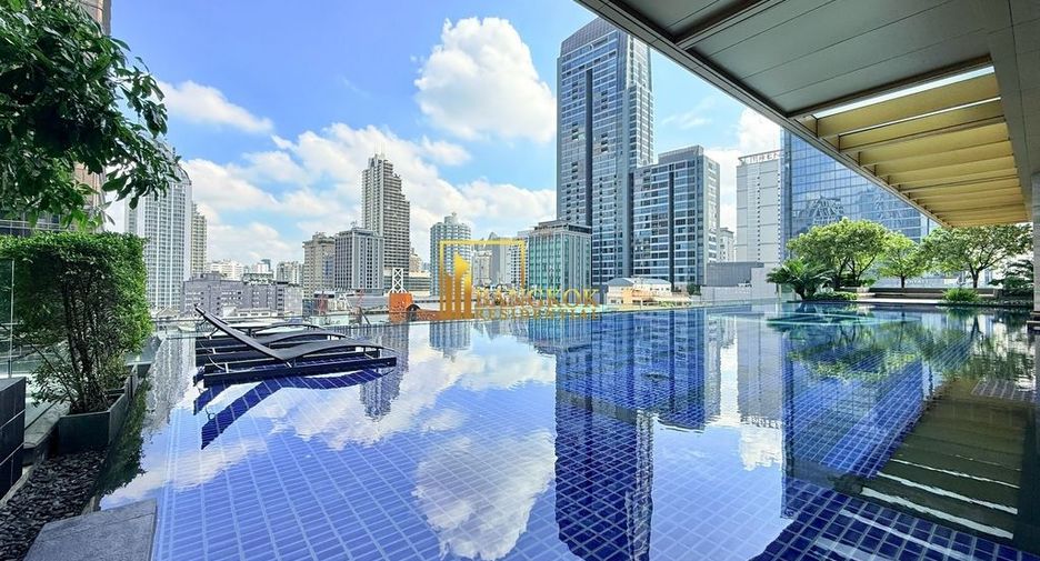 For sale 3 bedrooms condo in Khlong Toei, Bangkok
