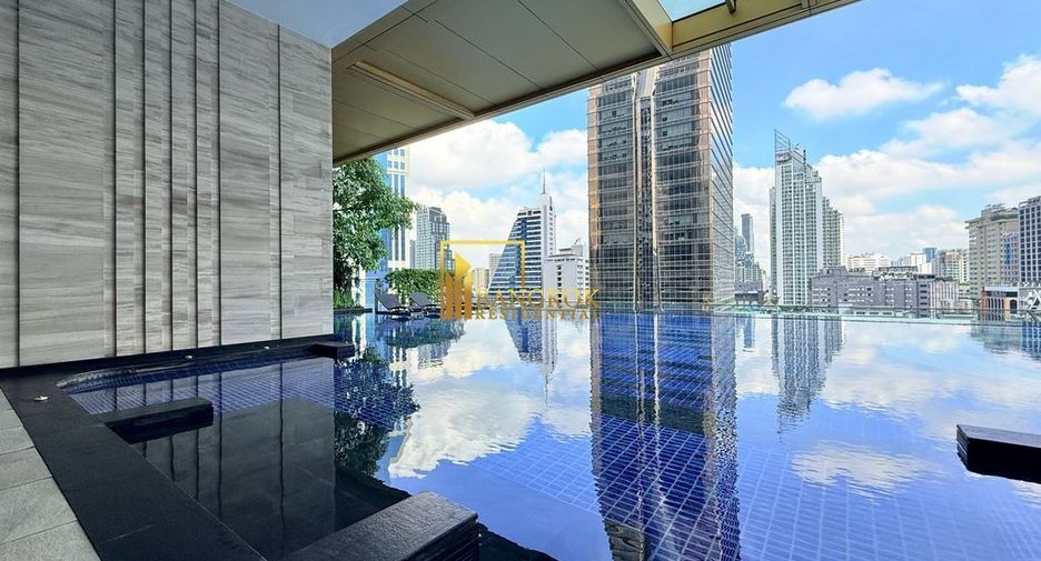 For sale 3 bedrooms condo in Khlong Toei, Bangkok