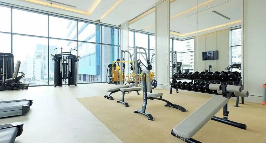 For sale 3 bedrooms condo in Khlong Toei, Bangkok