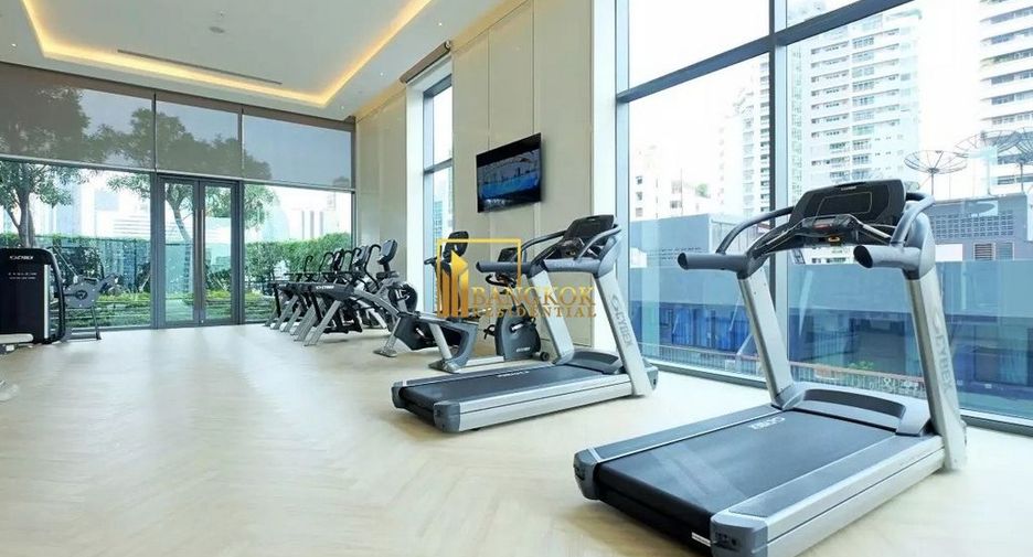 For sale 3 bedrooms condo in Khlong Toei, Bangkok